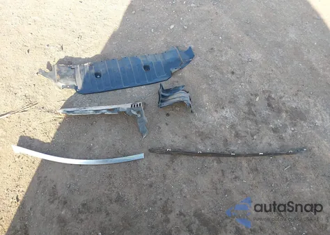 2013 Hyundai Elantra Gls z USA, uszkodzony, nr VIN KMHDH4AE2DU022166